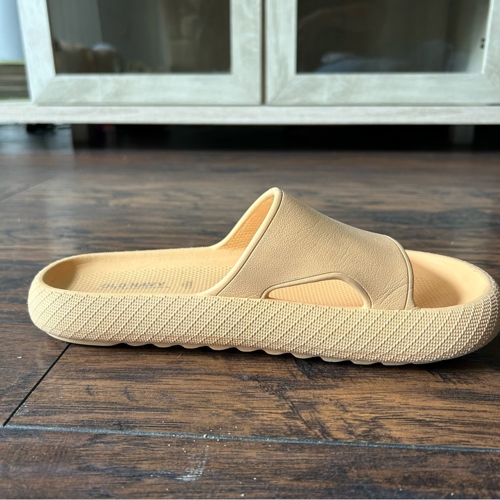Old Navy, Men, Slides - Picture 4 of 11